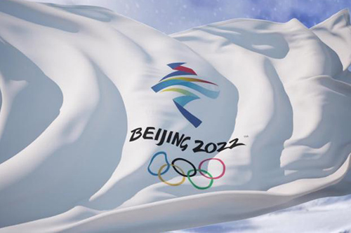 北京冬奥会第一代雪车，碳/玻纤维复材制成